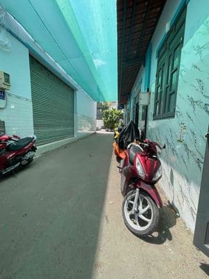 Nhà thuê 6,5 triệu 2 tầng 3 phòng ngủ 2 vệ sinh liên khu 4-5