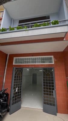 Nhà đẹp q4- hẻm 3m- 4x16 nở hậu 8m- 2 lầu- kdc hiện hữu