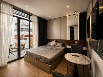 Cho thuê studio ban công đi bộ qua ueh csb