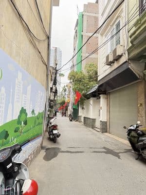 Cho thuê nhà ngõ 43 Nguyễn Phong Sắc, Dt 35m x 5 tầng, Giá 16 triệu/th