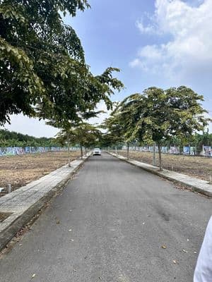 Thanh Lý GẤP GIÁ RẺ Lô Đất Góc 2 Mặt Tiền, Gần Trường Học, Siêu Thị,..