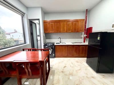 Cho thuê căn hộ 1 pn full nội thất có cửa sổ thoáng mát đường mê linh