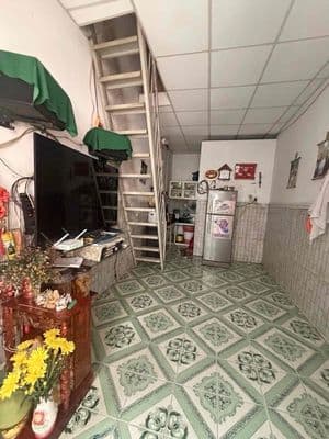 Trệt lầu - sh riêng - sát mặt tiền đường số 4
