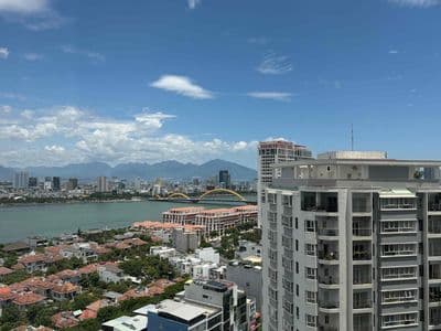 Cho thuê căn hộ 1 phòng ngủ Chung cư Monarchy, Full nội thất, ở ngay