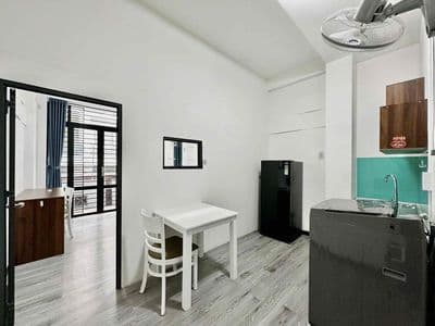 1pn tách bếp ban công_máy giặt riêng ngay phan xích long & ngã 4 pn