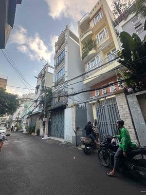 HXH Ngủ trong nhà khu dân trí toàn nhà cao tầng Ngay Phan Đăng Lưu PN