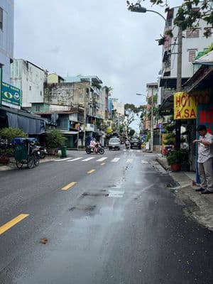 Mặt tiền Quận 10 - Chỉ 9 Tỷ 3 - DTCN: 33m2 - Nhà 3 tầng kiêng cố !