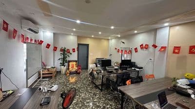 Mặt bằng tầng 4 thang máy 80m2 mặt tiền trần cao vân