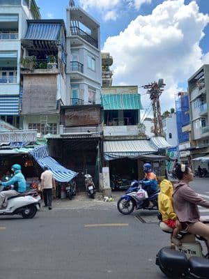 Mặt tiền chợ Nguyễn Duy Dương 30tr/tháng