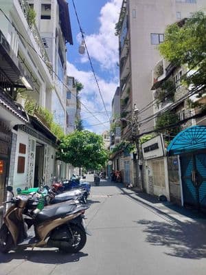 Bán Gấp Hẻm Hoa Hậu 351 Lê Văn Sỹ Thông Trường Sa, Q3, 4.2x20m, 4 Lầu