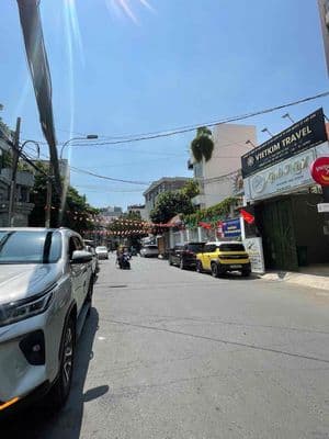 Siêu Vị Trí Cực Đẹp MT Ngay Phan Đăng Lưu, p7, PN, 90m2, 3 Lầu, 21.5ty