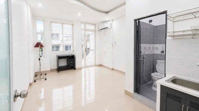 Thuê ngay căn 28m2 ban công full nội thất ngay Nguyễn Xí gần Văn Lang