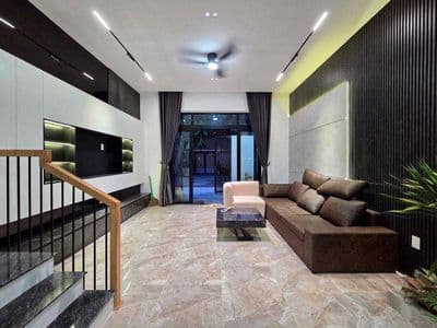 241 cho thuê nhà 3 tầng mặt tiền chơn tâm – p. hòa minh