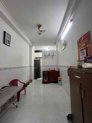 Gấp bán nhà nhỉnh 2 tỷ-ngay đầm sen-2 tầng-xây kiên cố như mới