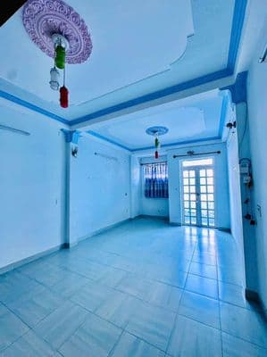 nhà nguyên căn kinh doanh mặt tiwwnf chợ hạnh thông tây