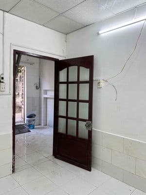 Nhà hẻm 88 đường Nguyễn Văn Quỳ, 2 phòng ngủ, 1 gác đúc lớn