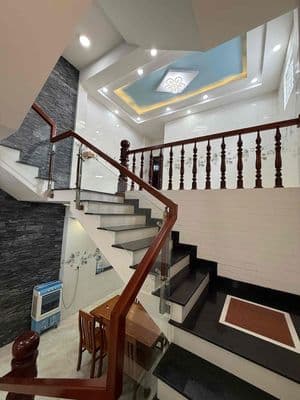 Nhà đẹp giá rẻ 3 tầng cứng cáp view công viên 2100m2