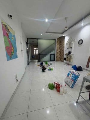 Cho thuê nhà MT đường 28A . khu Tên Lửa.