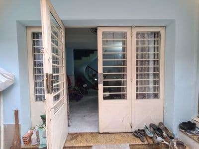 Thuê nhà nguyên căn 3 tầng gần chợ Tân Sơn Nhất, ở ngay