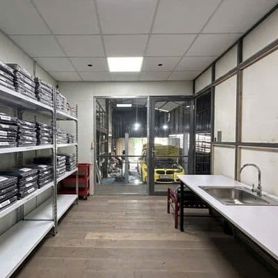 Cho thuê kho Phạm Hữu Lầu – 200m² + 100m² gác, 2 phòng văn phòng