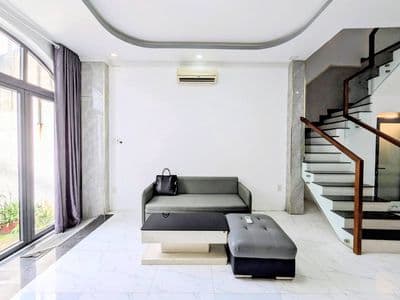 Hiếm,nhà phan xích long,4 tầng chỉ hơn 6ty