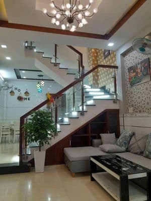 NHÀ MỚI, FULL NỘI THẤT, 2PN 2WC hẻm Xe hơi, gần chợ