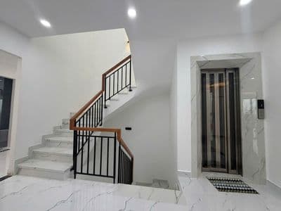 cho thuê 1 phòng tầng 3 mặt tiền phố đi bộ của dự án T&T Milenia
