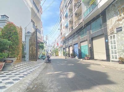 Nhà Thuê 10x30m.Cấp 4.Hẻm 10m Lũy Bán Bích.Gía:35tr