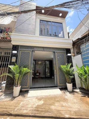 Bán nhà, đường Huỳnh Tấn Phát, Q7, nhà 2 tầng 4 X 18, mới đẹp