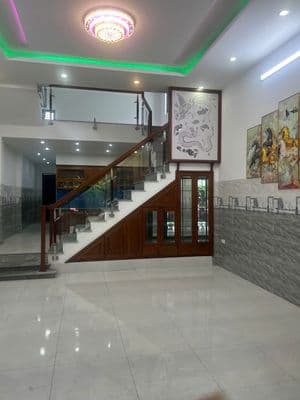 Cho thuê nhà đẹp 3 tầng mặt tiền Dương Trí Trạch, gần biển Mỹ Khê