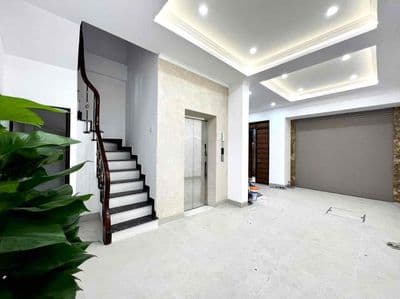 Gần ô tô Minh Khai, Thang Máy, nông, thông KD,tặng NT, 39m*5T.