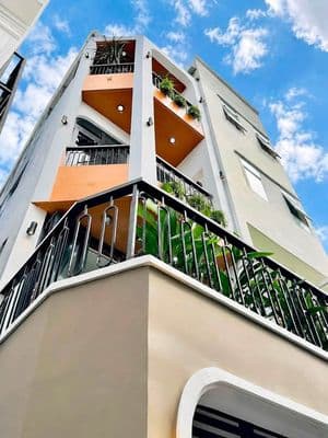 80 triệu. Nhà Nguyễn Thái Sơn 43m2 đất 5phòng 4wc sân thượng