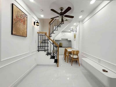 Trệt lầu sẵn nội thất - sh riêng - ngay nhà thiếu nhi gv