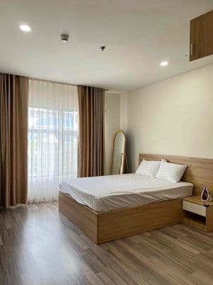 Cho thuê căn hộ 3 phòng ngủ chung cư Monarchy, Full nội thất, giá tốt