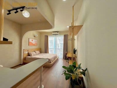 Ngay Ngã 4 Hàng Xanh Đi bộ Hutech