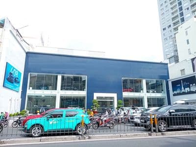 Mặt tiền kinh doanh lê văn việt, ngang 20m x20m, trệt 1 lầu cho thuê