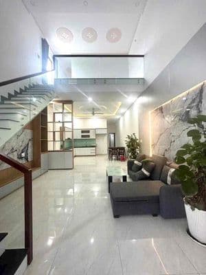 Nhà Phú mỹ sạch sẽ 3pn sân oto chỉ 9tr/th