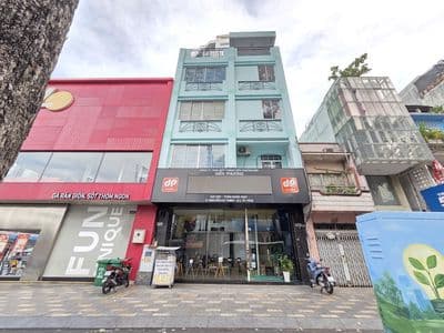 7,2mx5m Nhà mặt tiền ngã tư Trần Hưng Đạo & Nguyễn Văn Cừ, Quận 1