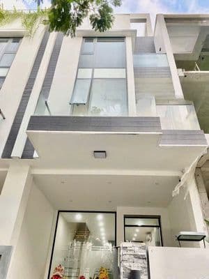 SIÊU ĐẸP SIÊU RẺ - 42D Bàu Cát 1, P.14, TB, 5x21m, trống vào ngay
