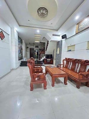 Nhà nguyên căn có nội thất huỳnh tấn phât