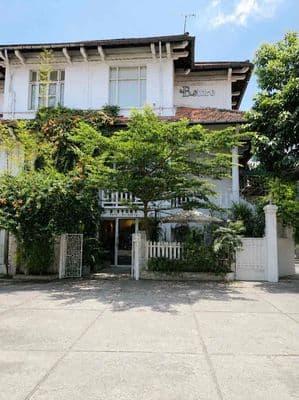 Biệt thự cổ hiếm hoi còn sót lại nguyên bản thời pháp siêu đẹp tuxuong