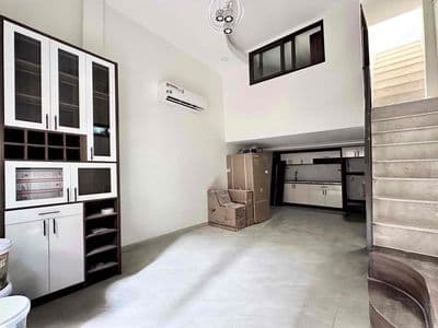 Khai trương nhà nguyên căn mới nội thất cao cấp ngay võ văn kiệt, q1