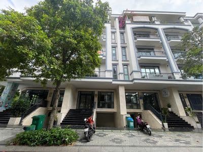 Cho thuê văn phòng 133m² full nội thất – chỉ 15,5tr | vạn phúc city