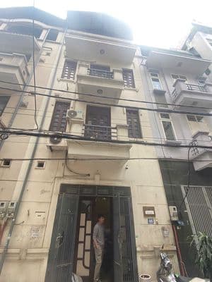 Cho thuê nhà ngõ 68 Trung Kính. DT 60m2, 4 tầng. 20 triệu