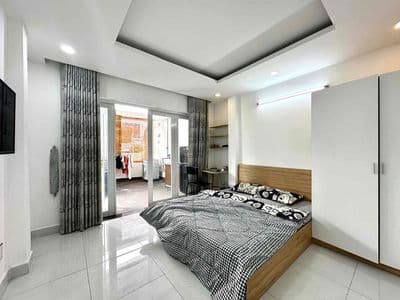 Đường lớn, tách bếp ban công siêu rộng rãi thoáng mát