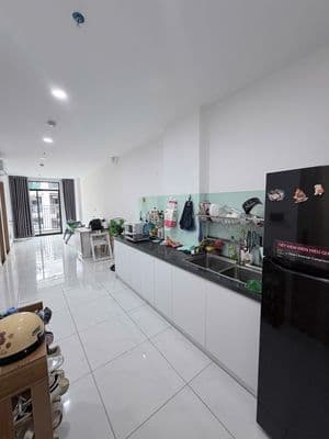 Chính chủ cần bán căn 1PN+ diện tích 57m2, ngăn được 2 PN lớn, sổ sẵn