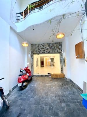 Cho thuê mặt bằng rộng rãi gần công viên Lê Văn Tám