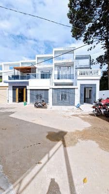 Nhà lầu rộng rãi cần bán tại KDC Hóa An, Biên Hòa