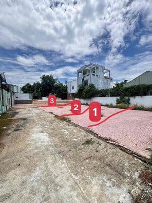 đất kiệt oto Tôn Đản