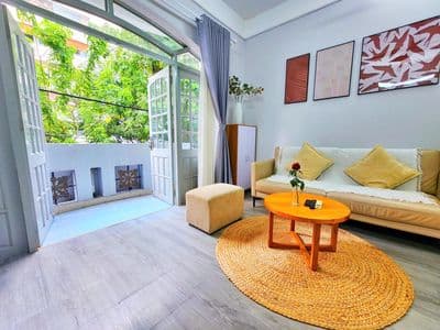 1 phòng ngủ ban công ngay sát cầu trần khánh dư 60m2 nội thất cao cấp